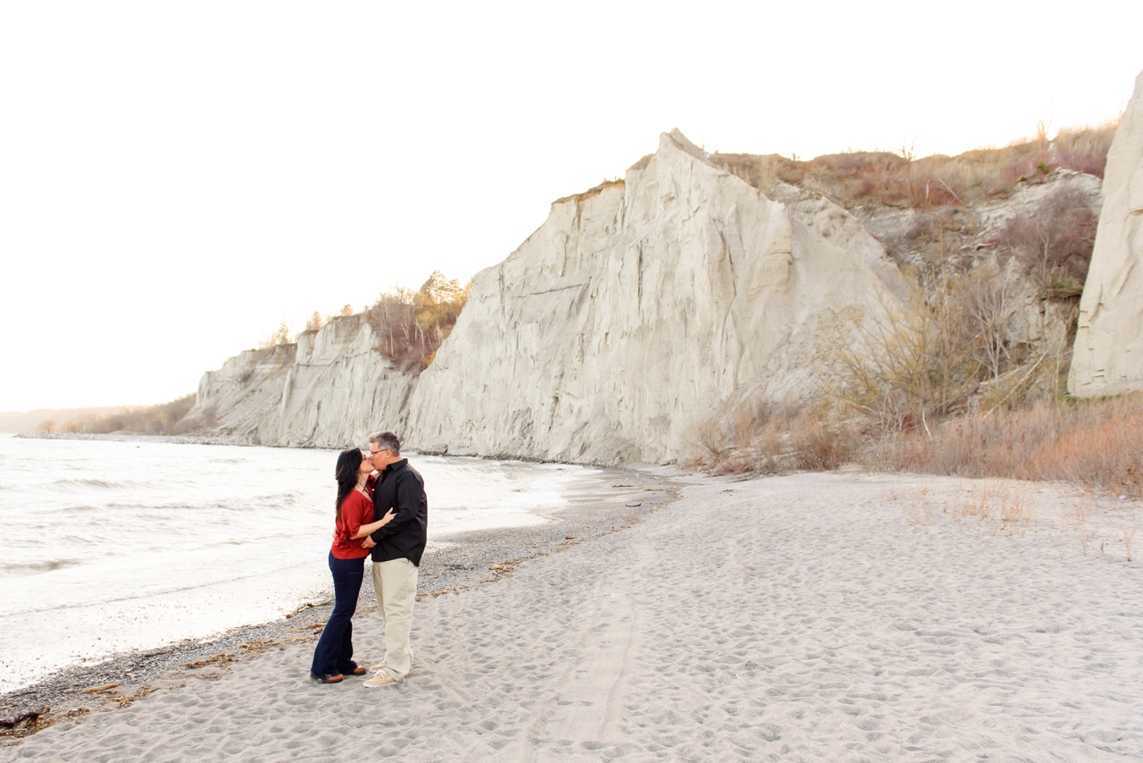 engagement pictures photo session scarborough bluffs toronto